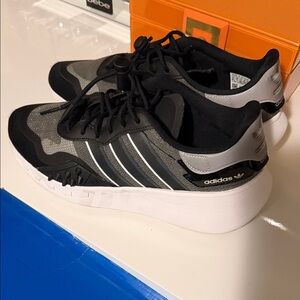 Adidas Women’s Black and White Sneaker’s